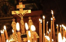 церковь распятие свечи