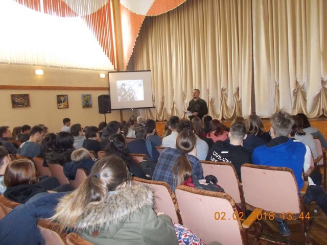 27545562_912944552216935_8835614384920314487_n